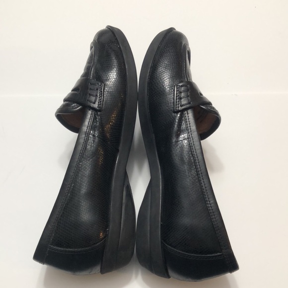 Nurture Mirian Black Round Toe Snakeskin Leather Flat Loafer size 8.5 M - Picture 6 of 14